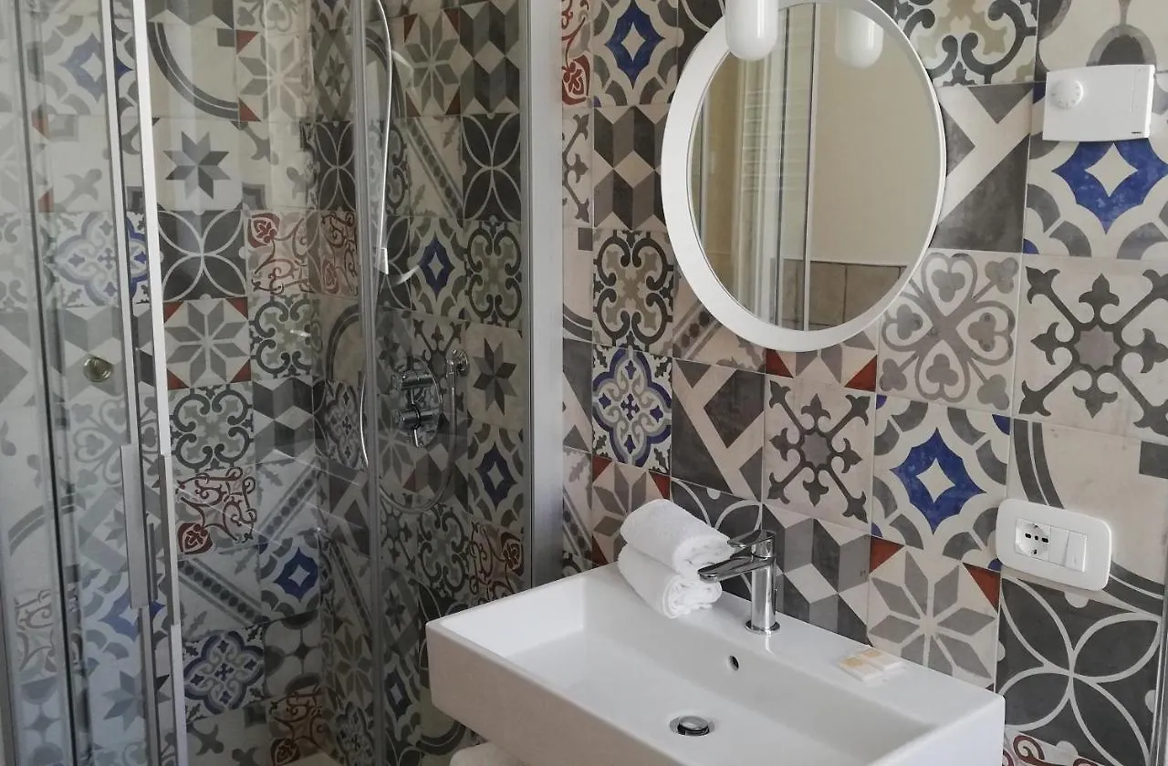 Il Melograno Bed & Breakfast Garda  0*, Garda (Verona) Italy