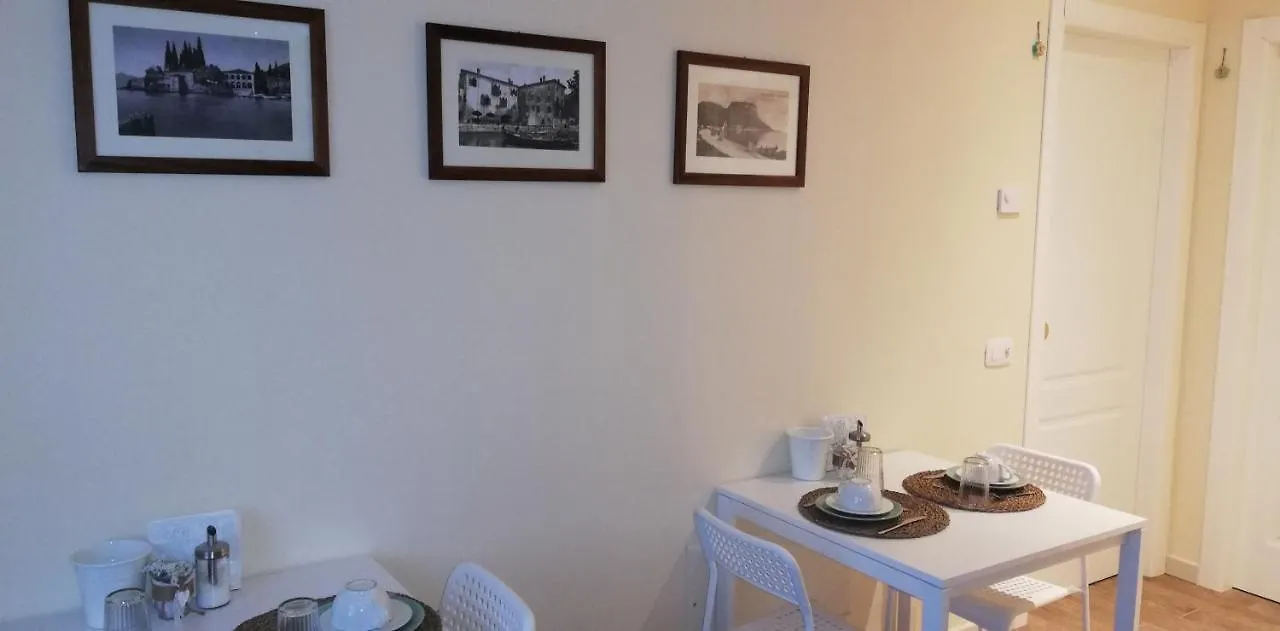 Il Melograno Bed & Breakfast Garda  0*, Garda (Verona) Italy